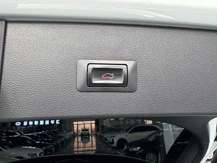 Фото 21 - Audi Q2L