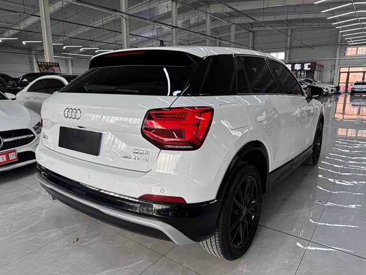 Фото 4 - Audi Q2L