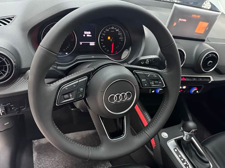 Фото 9 - Audi Q2L