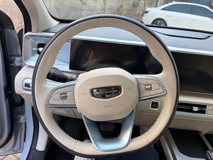 Фото 13 - Geely Icon