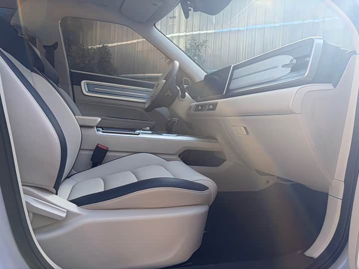 Фото 8 - Geely Icon