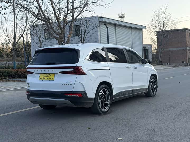 Фото 4 - Hyundai Custo