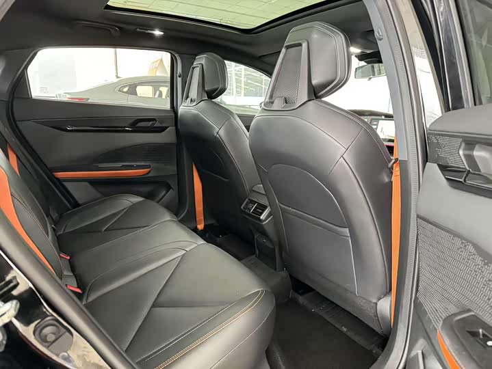 Фото 10 - Changan UNI-V