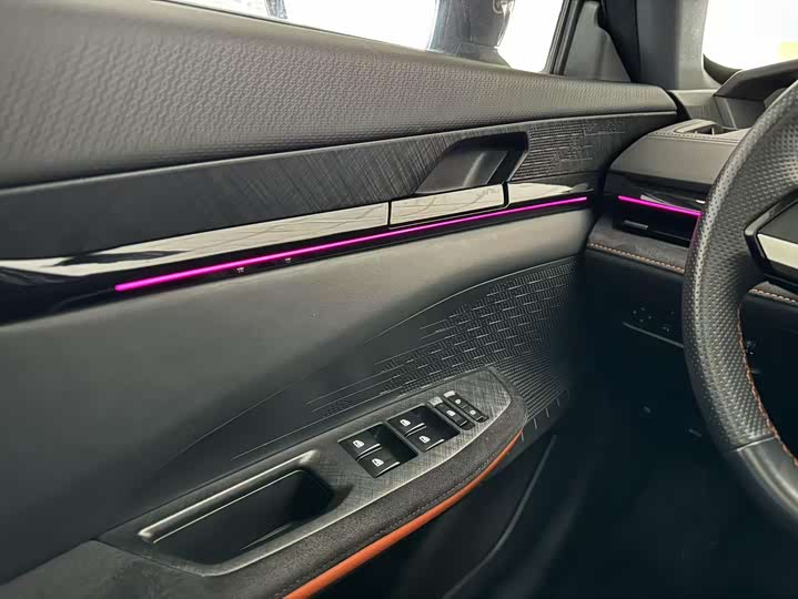 Фото 13 - Changan UNI-V