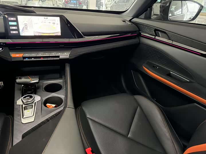 Фото 7 - Changan UNI-V