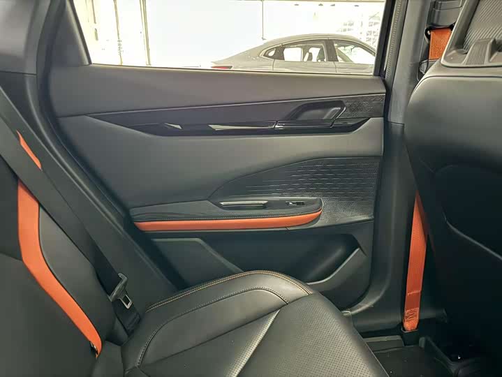 Фото 8 - Changan UNI-V