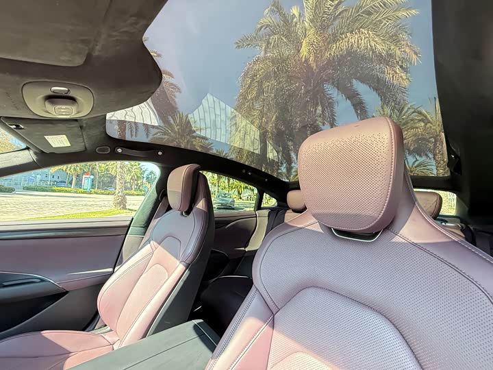 Фото 15 - Xiaomi SU7