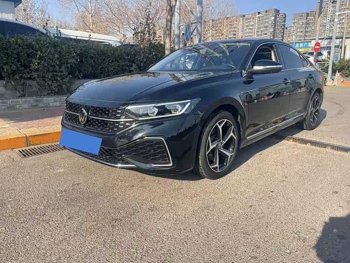 Фото 1 - Volkswagen Passat