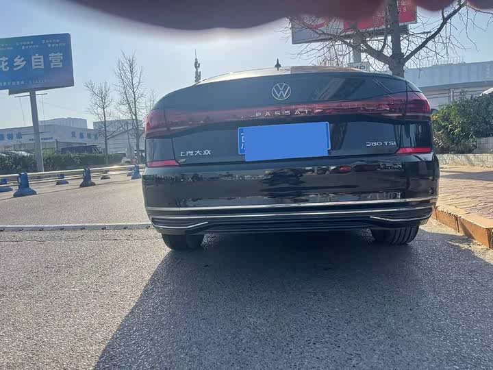 Фото 10 - Volkswagen Passat