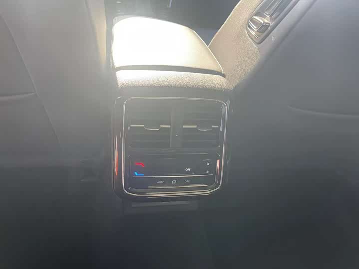 Фото 14 - Volkswagen Passat