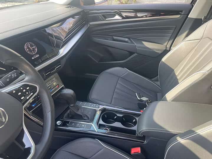 Фото 19 - Volkswagen Passat