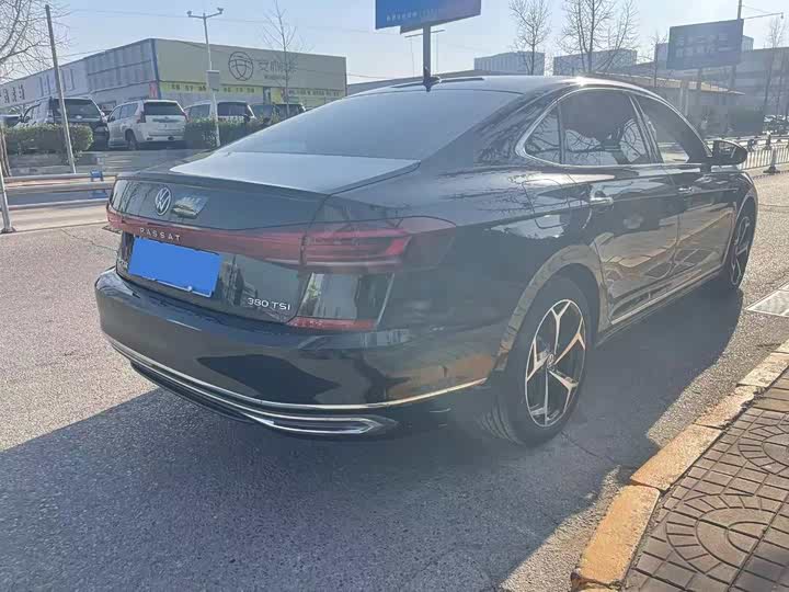 Фото 7 - Volkswagen Passat