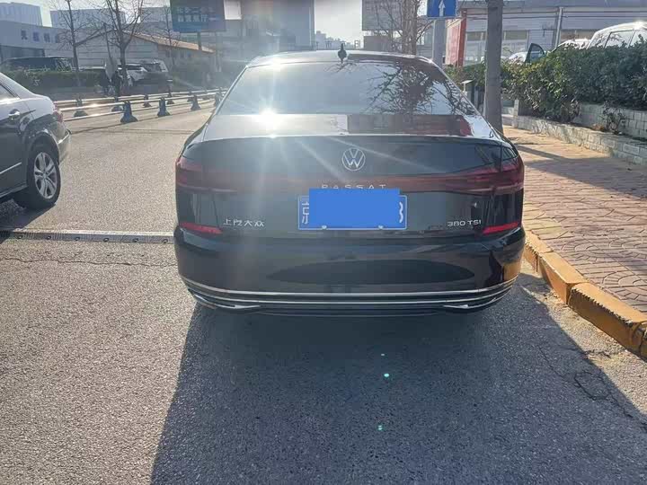 Фото 9 - Volkswagen Passat