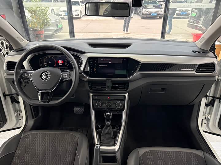 Фото 10 - Volkswagen T-Cross