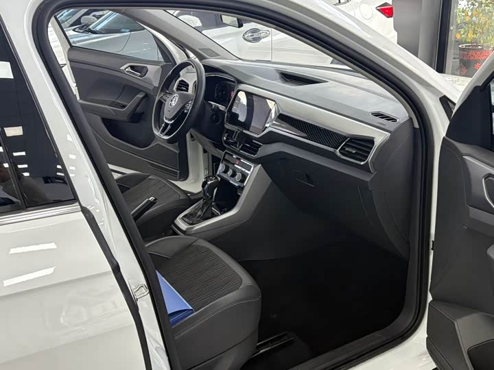 Фото 15 - Volkswagen T-Cross