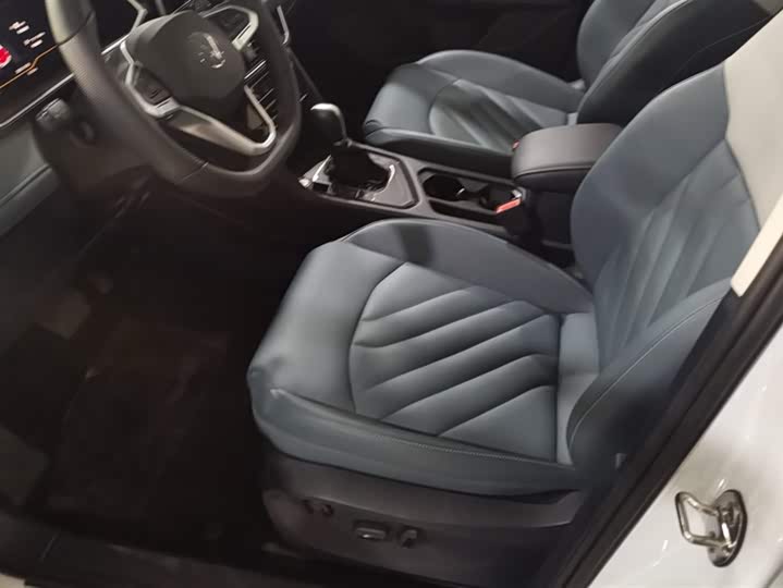 Фото 9 - Volkswagen Tharu