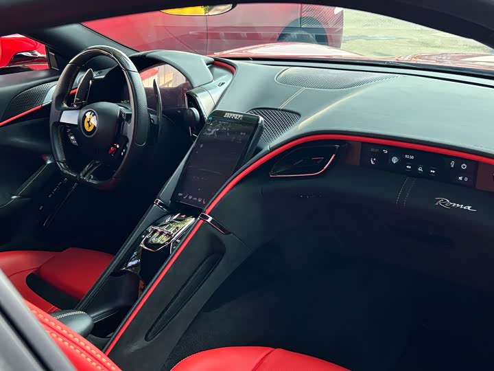 Фото 16 - Ferrari Roma