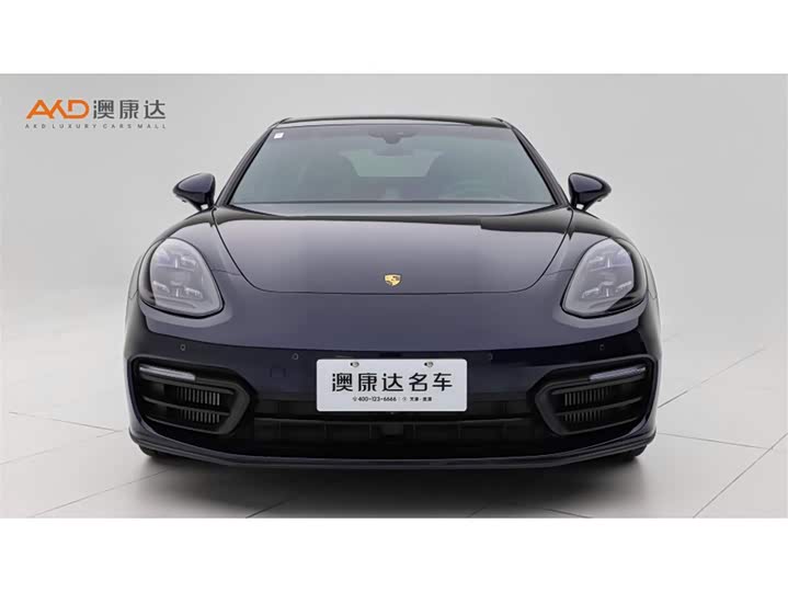 Фото 2 - Porsche Panamera