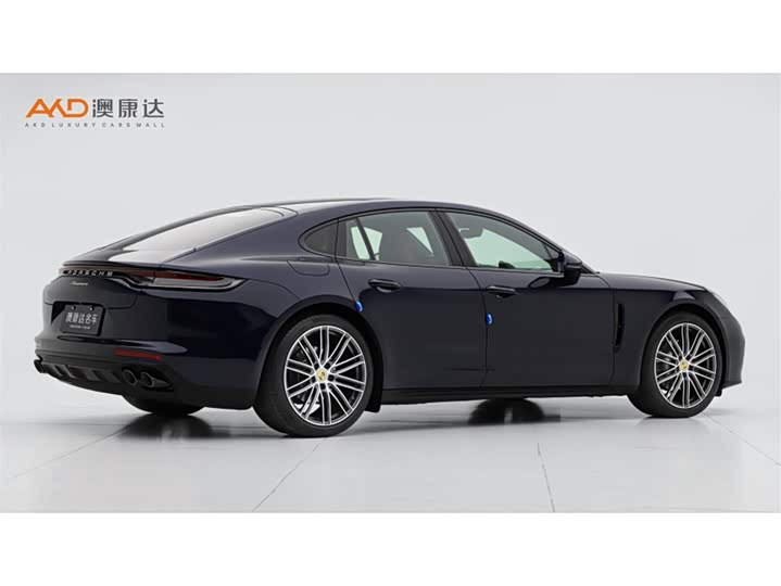 Фото 3 - Porsche Panamera