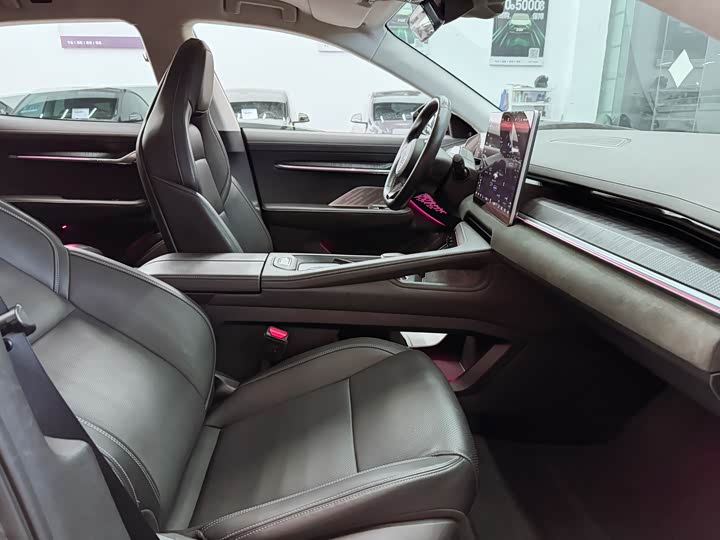 Фото 17 - Zeekr 001