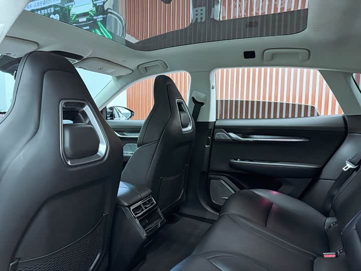 Фото 9 - Zeekr 001