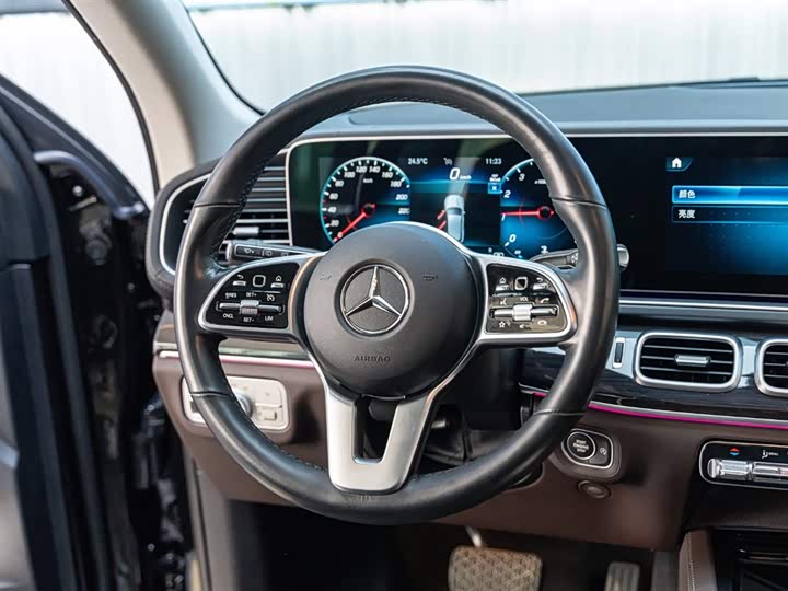 Фото 12 - Mercedes-Benz GLE-Class