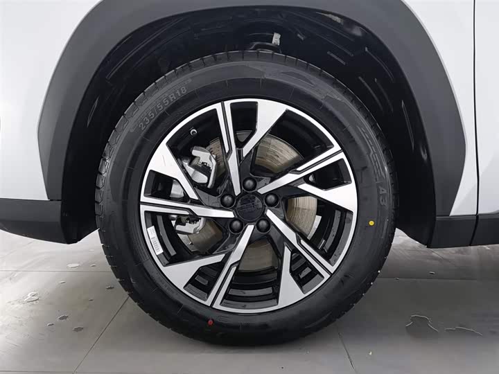 Фото 17 - Geely Galaxy L7