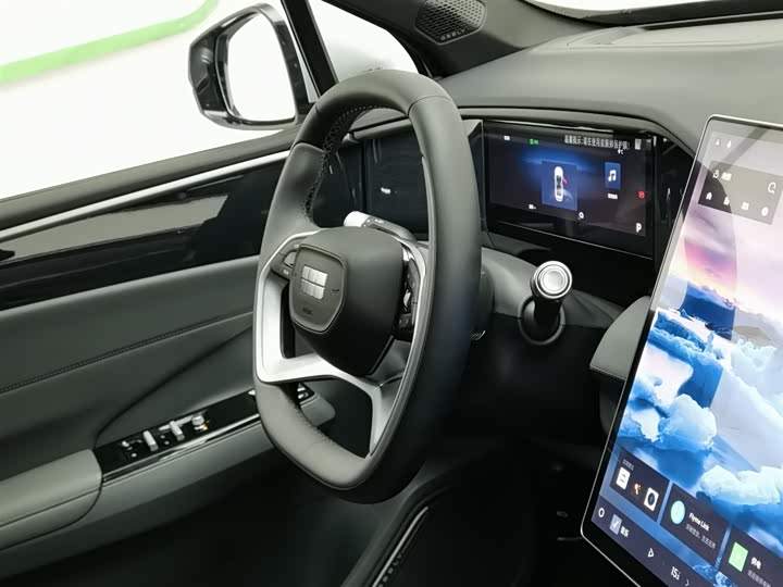 Фото 22 - Geely Galaxy L7