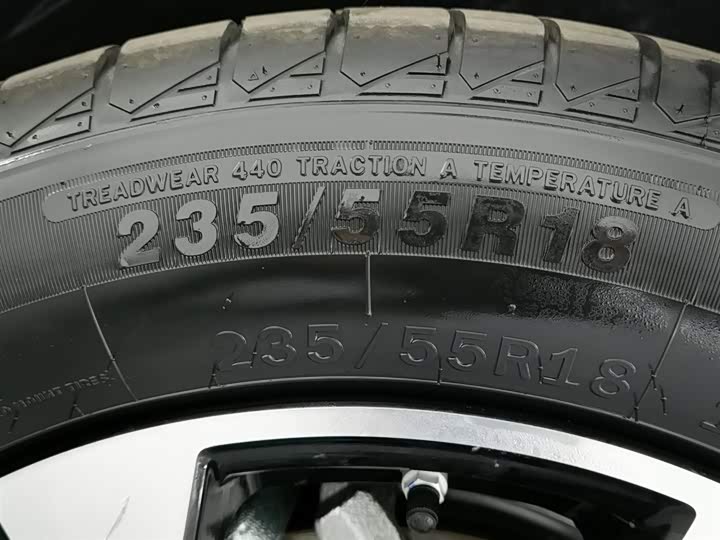 Фото 24 - Geely Galaxy L7