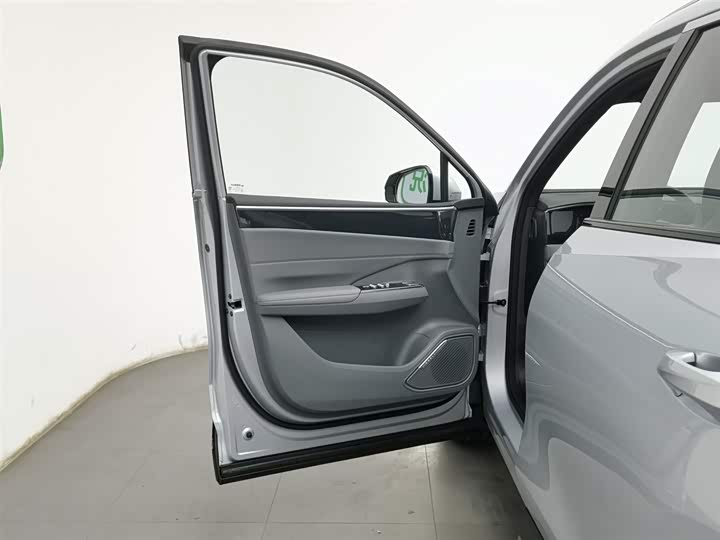 Фото 8 - Geely Galaxy L7