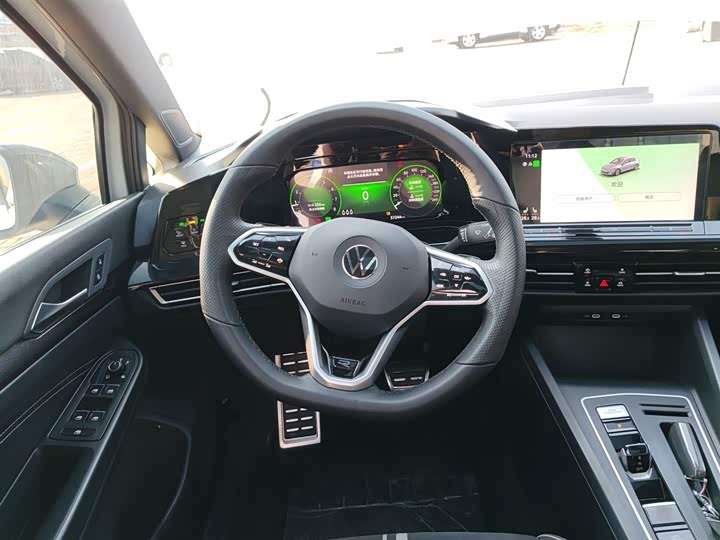 Фото 11 - Volkswagen Golf