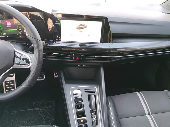 Фото 13 - Volkswagen Golf