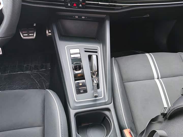 Фото 14 - Volkswagen Golf