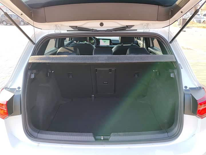 Фото 19 - Volkswagen Golf