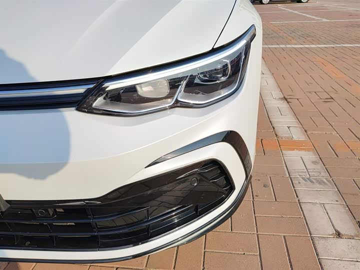 Фото 24 - Volkswagen Golf