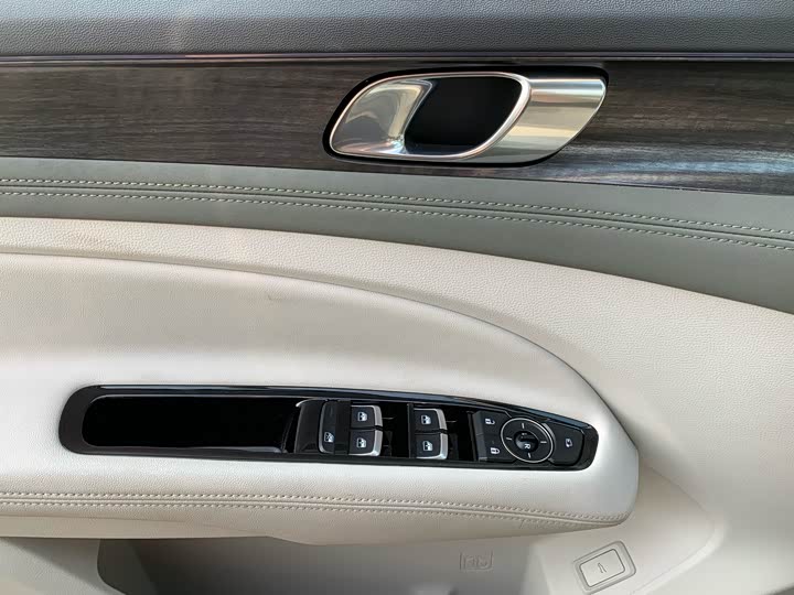 Фото 22 - Ford Equator Hybrid