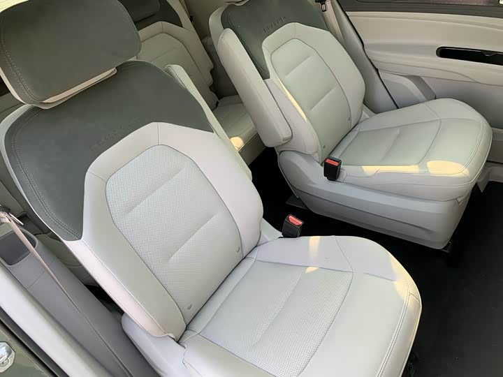 Фото 30 - Ford Equator Hybrid