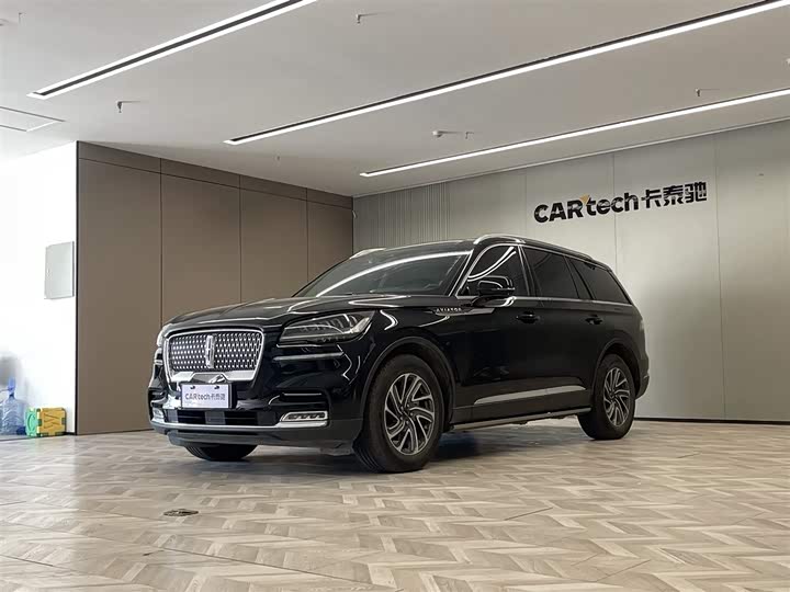 Фото 1 - Lincoln Aviator