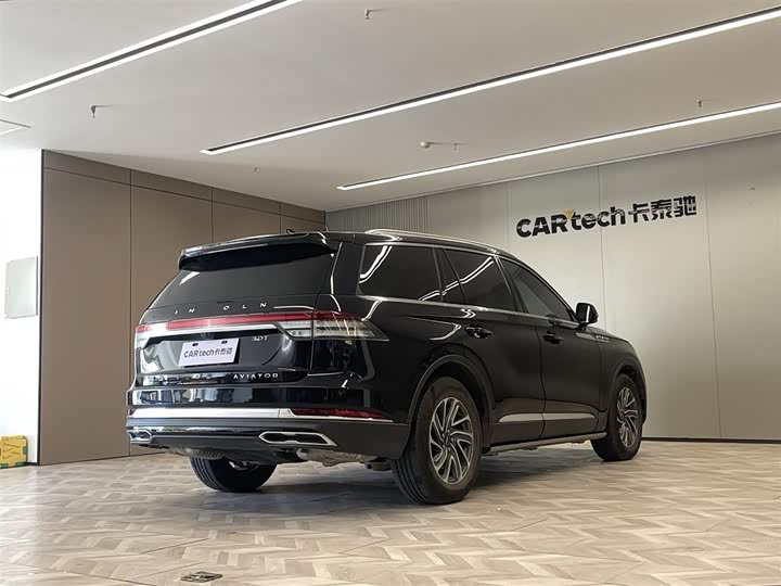 Фото 5 - Lincoln Aviator