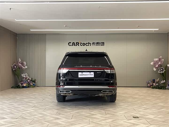 Фото 6 - Lincoln Aviator