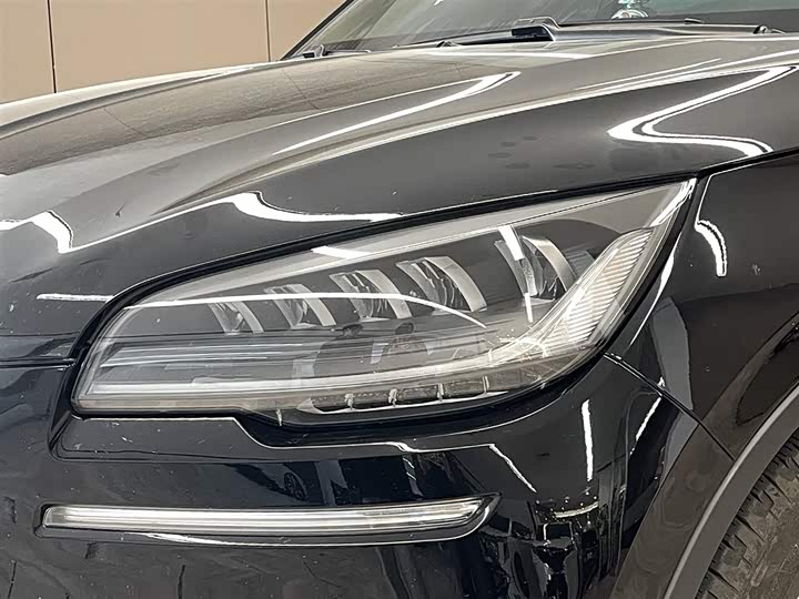 Фото 9 - Lincoln Aviator