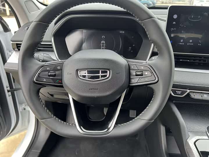 Фото 12 - Geely Preface