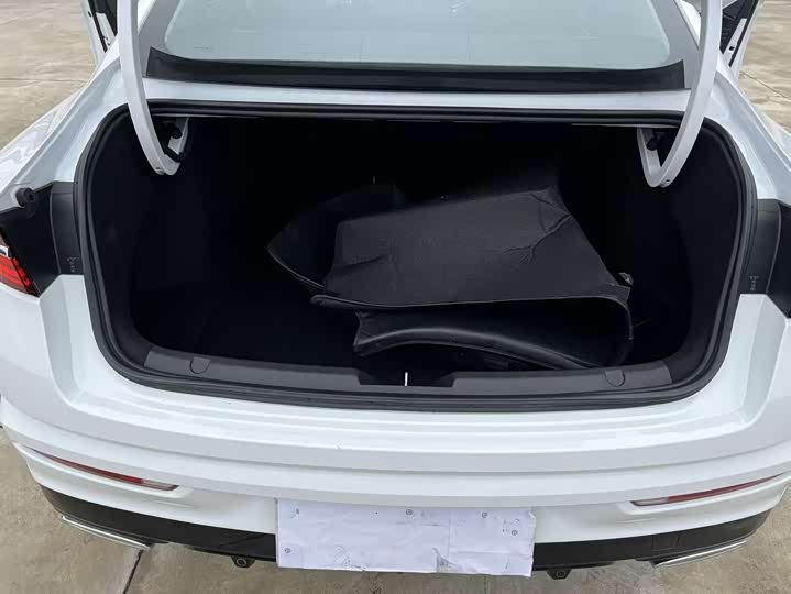 Фото 16 - Geely Preface