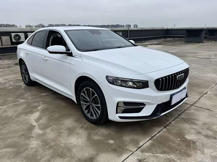 Фото 3 - Geely Preface