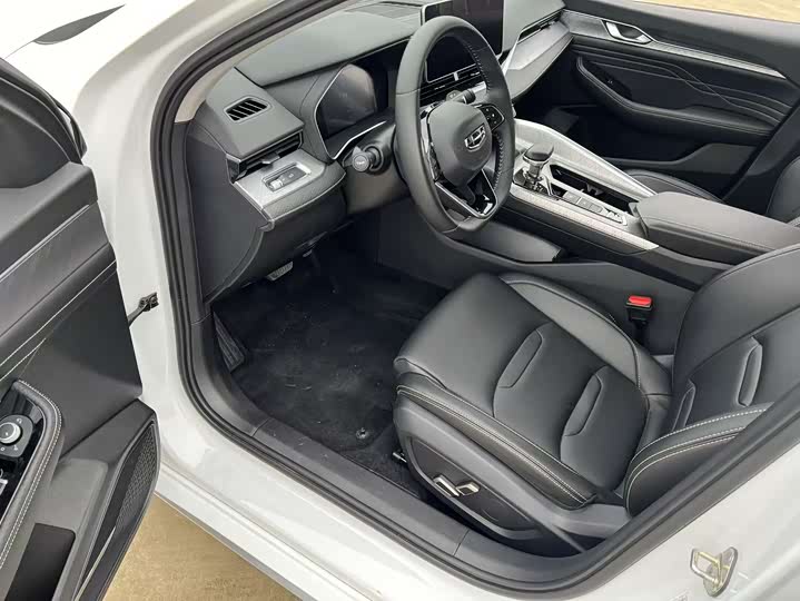 Фото 9 - Geely Preface