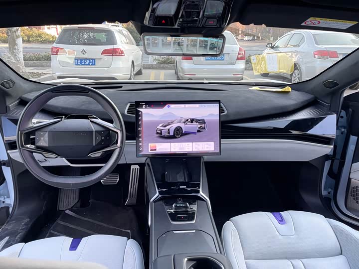 Фото 4 - HiPhi Z