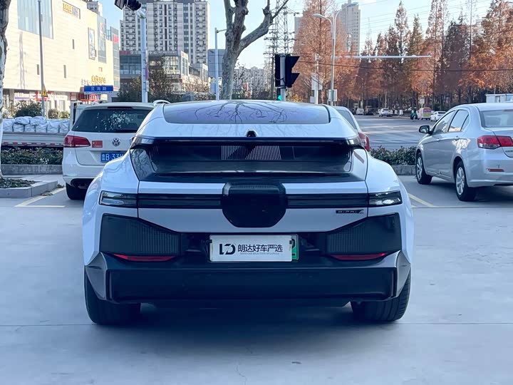 Фото 8 - HiPhi Z