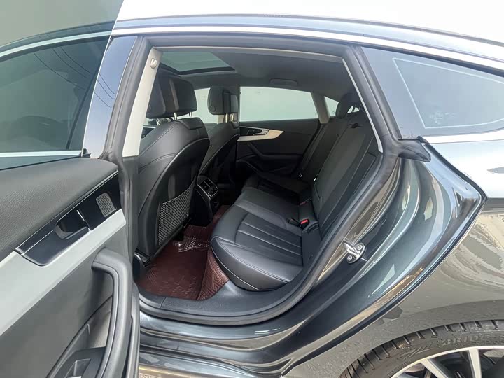 Фото 11 - Audi A5