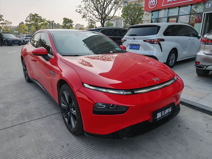 Фото 3 - XPeng P7