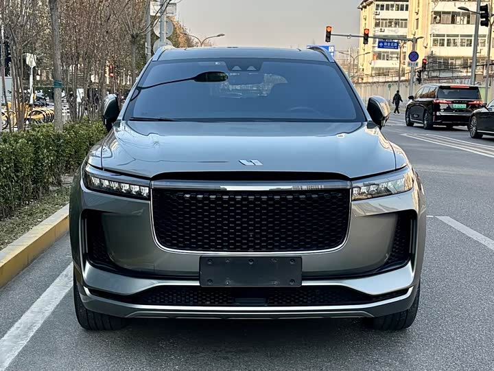 Фото 2 - LiXiang One